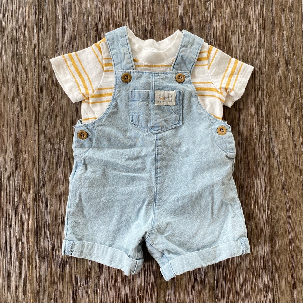 Carter’s short overall outfit shortalls